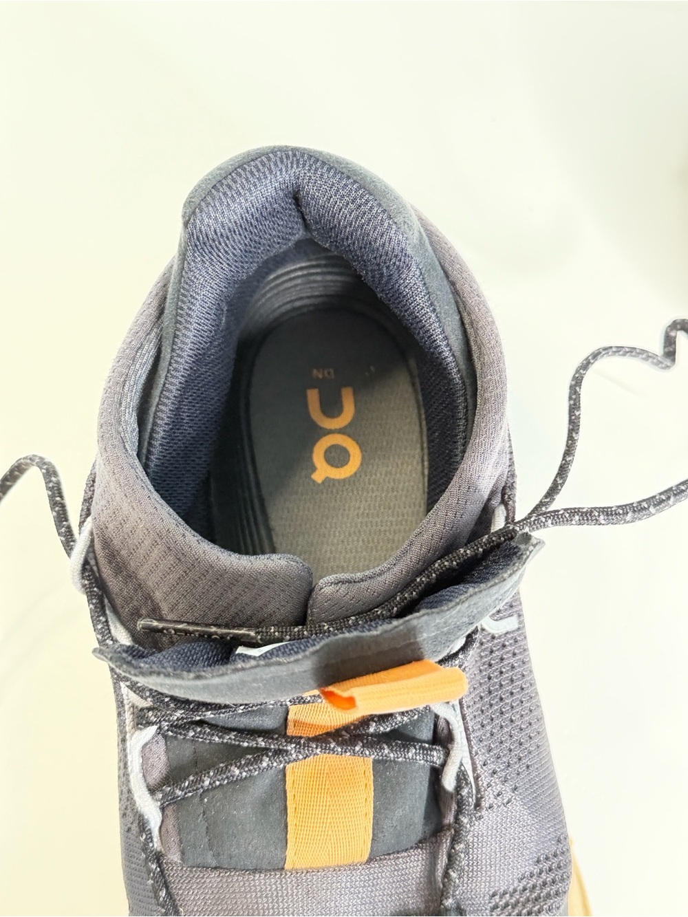 On Running Cloudnova Eclipse Savannah Sneakers Black Tan 26.98491 Womens 9.5 - Picture 7 of 8